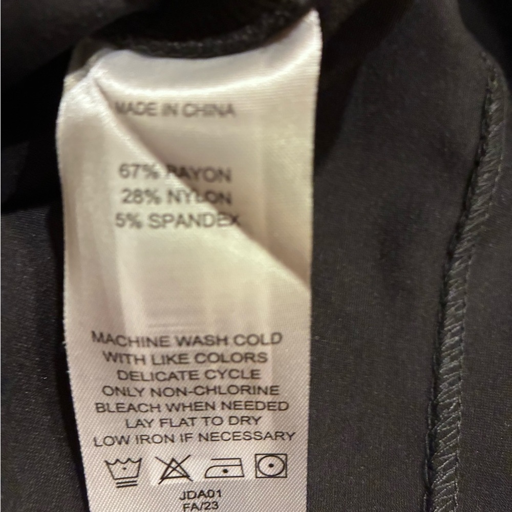 NWT Quince Ultra-Stretch Ponte Pencil Skirt Black Women’s Large - Picture 10 of 10